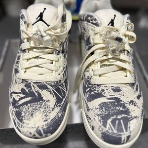 Women’s Jordan retro 5 low.
